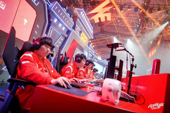 赛中遭遇了 赛中遭遇了